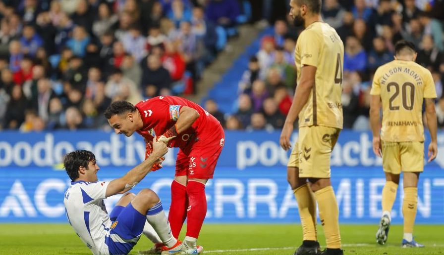 El Real Zaragoza y Víctor se caen