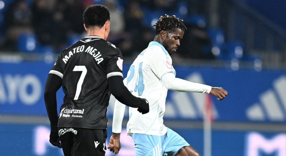 El árbitro ‘agrede’ al Real Zaragoza